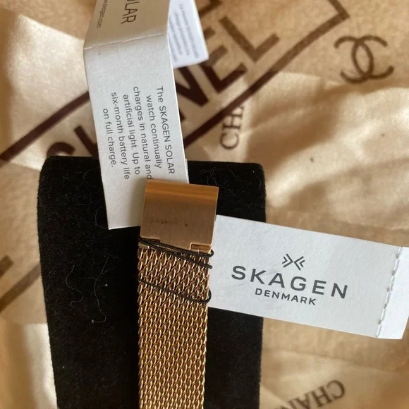 Ladies New Skagen Rose Stainless Steel SOLAR watch NWT